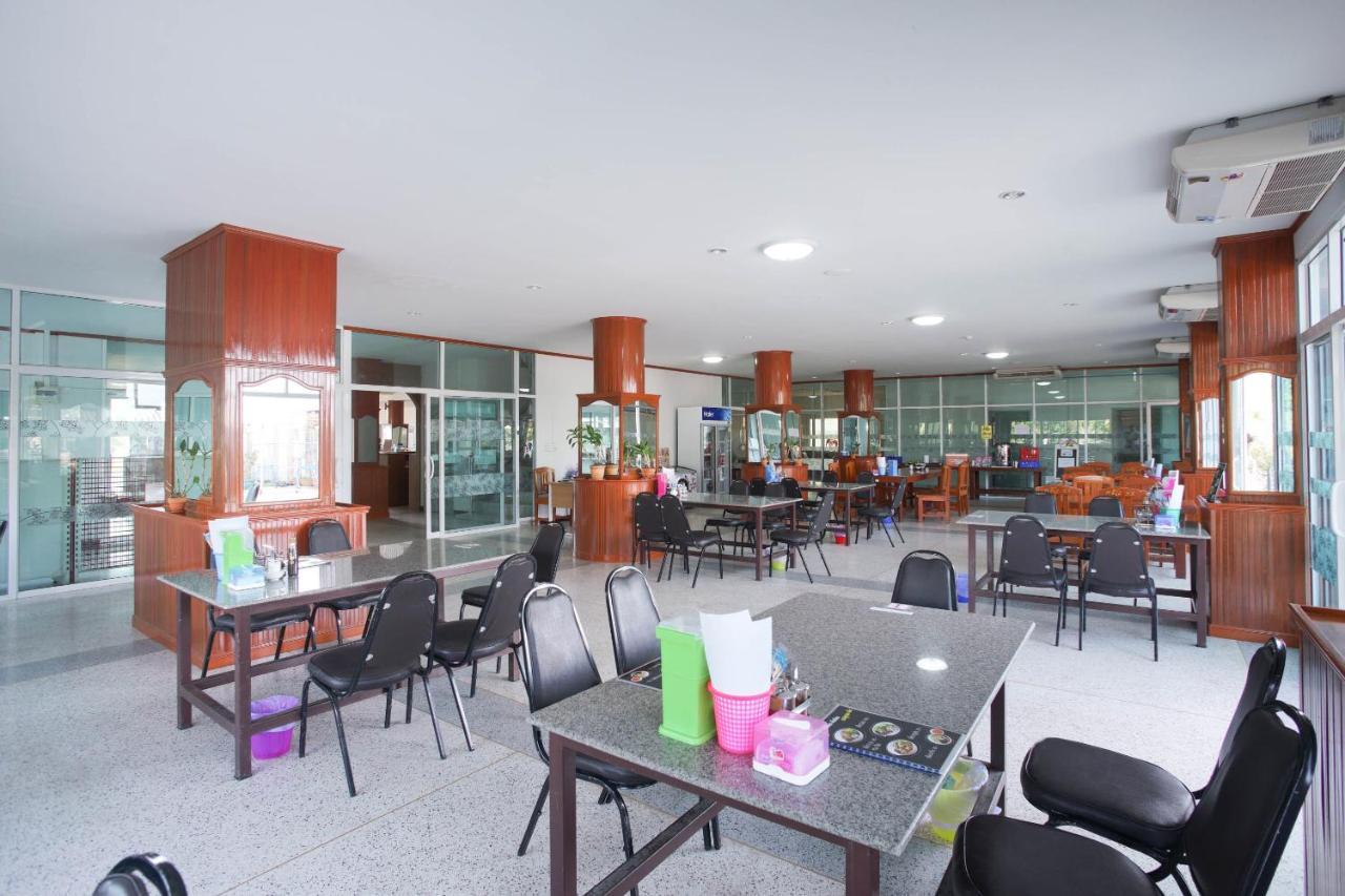 Oyo 75394 Sakthong Grand Hotel Chiang Khong Bagian luar foto