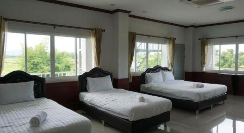 Oyo 75394 Sakthong Grand Hotel Chiang Khong Bagian luar foto