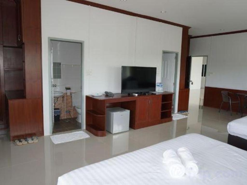 Oyo 75394 Sakthong Grand Hotel Chiang Khong Bagian luar foto