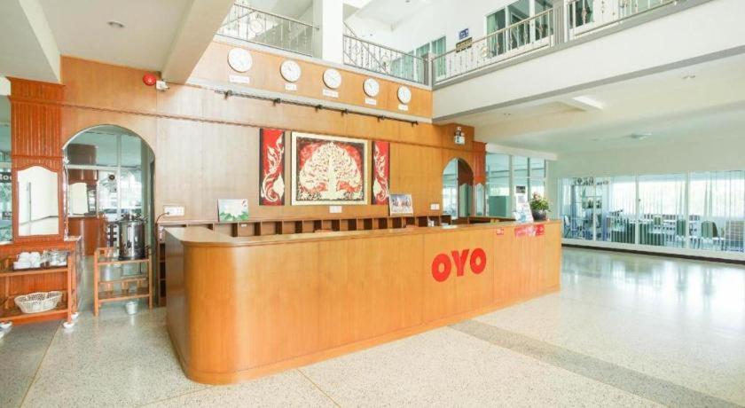 Oyo 75394 Sakthong Grand Hotel Chiang Khong Bagian luar foto